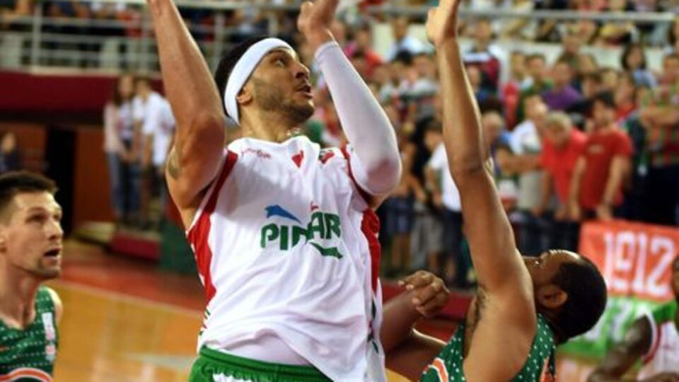 Karşıyaka'da ayrılık