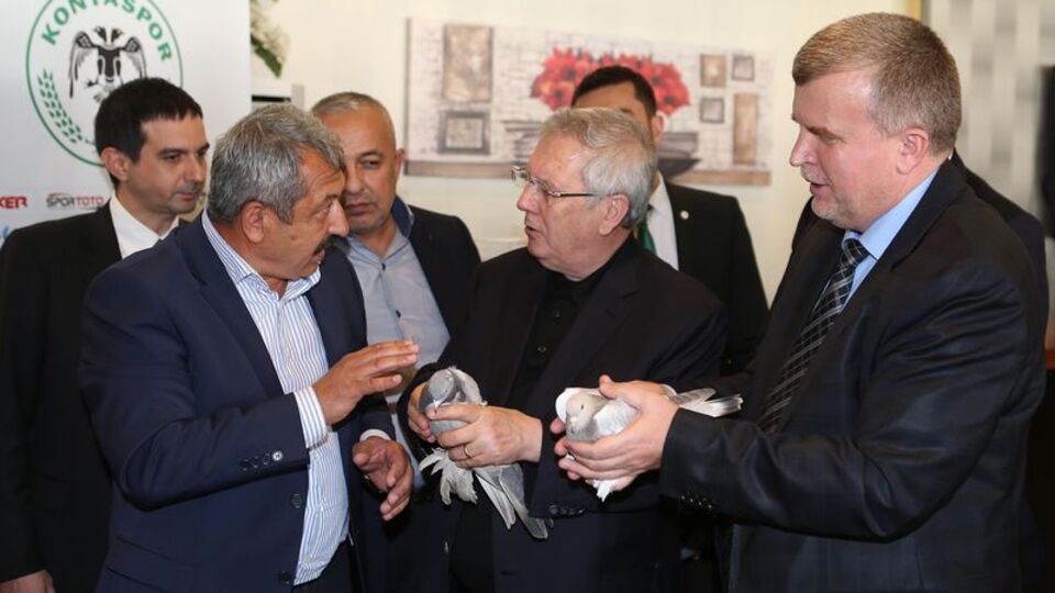 Yıldırım'a güvercin hediye edildi