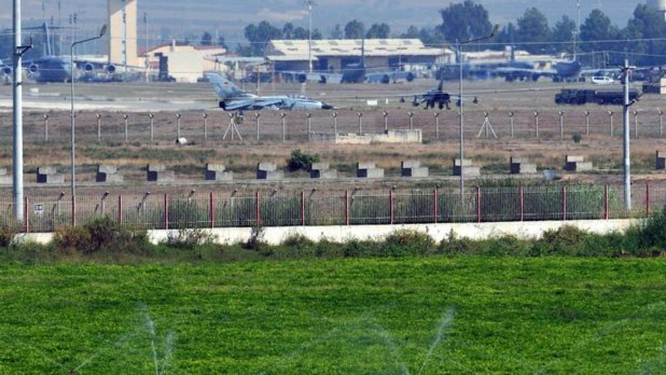 "YPG, İncirlik'te darbeci askerlerle görüştü"