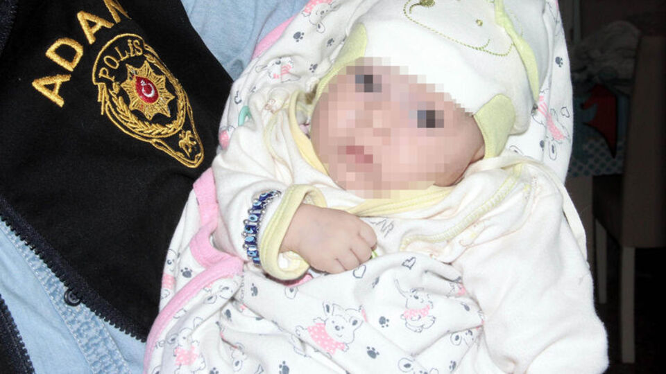 "Kader" annesini bekliyor...