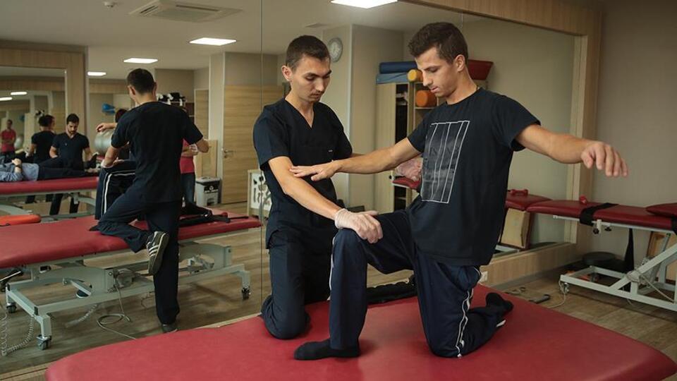 Anteni düzeltmek isterken balkondan düştü!