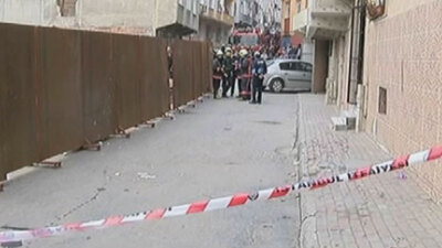 Esenler'de göçük tehlikesi! 2 bina boşaltıldı