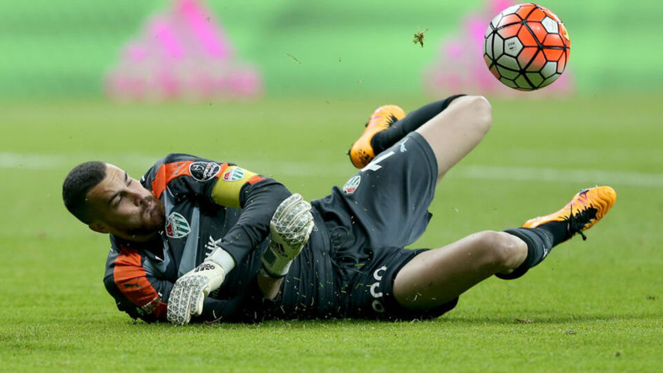 Harun Tekin kaleyi kapattı!