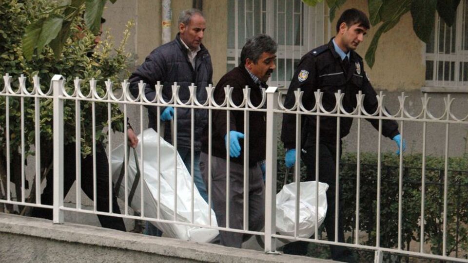 Cinnet geçiren adam dehşet saçtı!