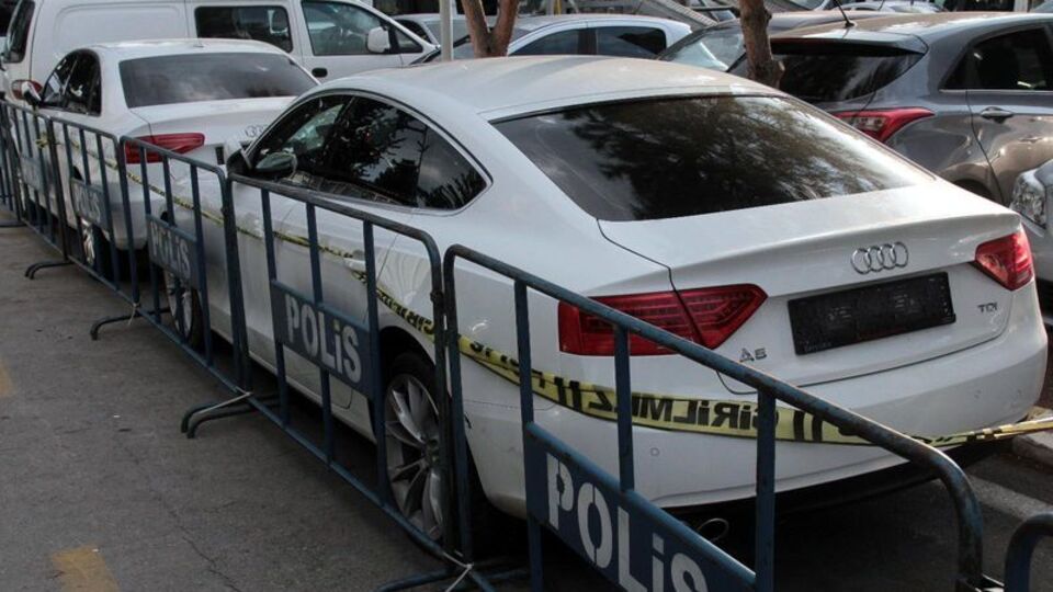 Lüks otomobilleri çalıp...