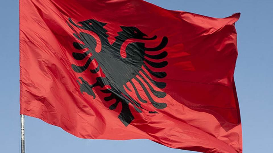 Arnavutluk'tan FETÖ'ye yasak!