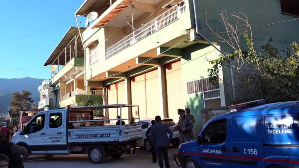 Eşini ve kızını öldürüp intihar ettiği iddia edilmişti ama...