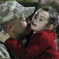 Sınıra asker takviyesinde duygu dolu anlar