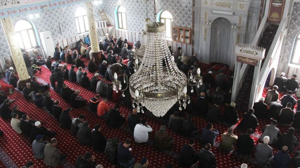 Akşam namazı nasıl kılınır?