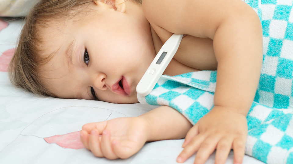 Çocuklarda cilt sarılığı, karın şişliği ve kaşıntıya dikkat!