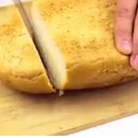 Ekmek aslında böyle kesilmezmiş! İşte doğrusu...