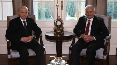 Başbakan ile görüşen Bahçeli'den kritik anayasa açıklaması