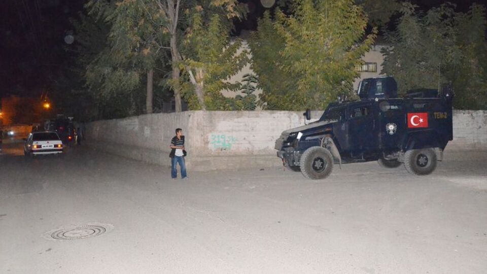 Batman'da ilkokula ses bombası atıldı