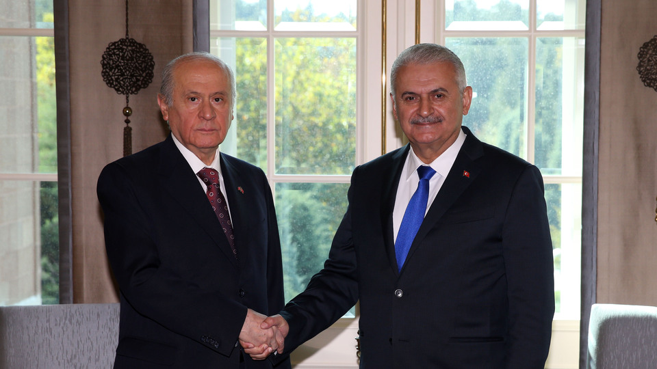 AK Parti'nin yeni anayasa metni MHP'de