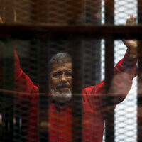 Mısır Mahkemesi'nden flaş Mursi kararı!