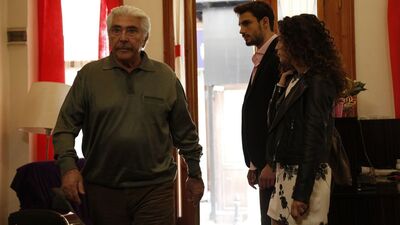 Sarp, Yasemin'e evlenme teklifi ediyor!