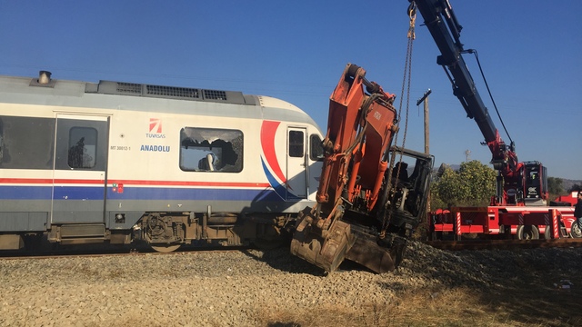 Yolcu treni kaza yaptı: 20'ye yakın yaralı!