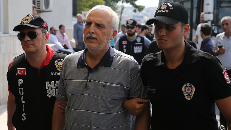 Eski valinin evinde bulunan tabanca ruhsatsız çıktı