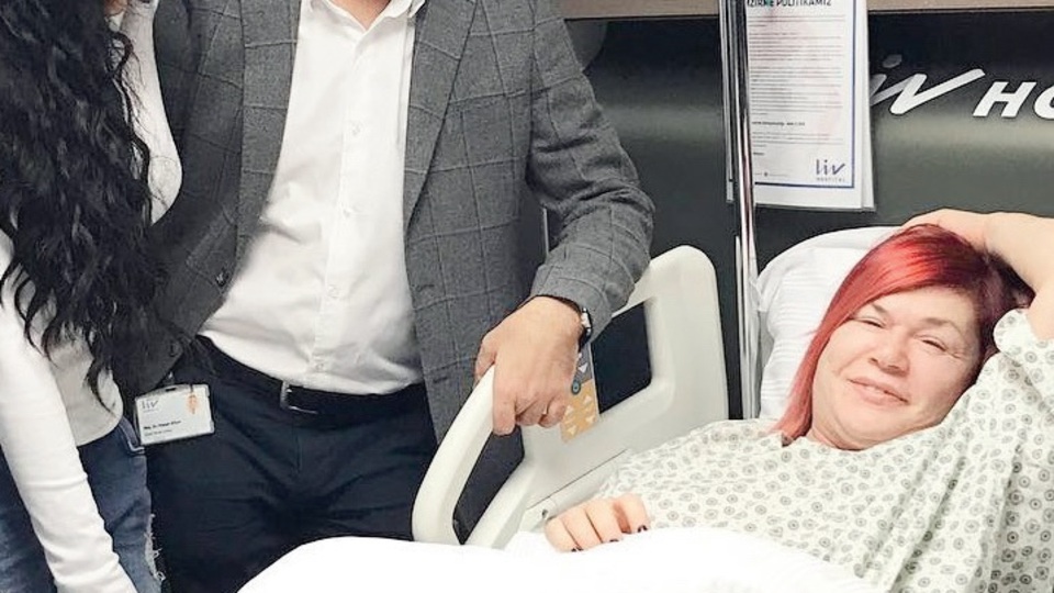 Ünlü şarkıcı ameliyat oldu