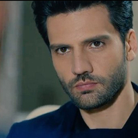 Ünlü oyuncudan flaş karar