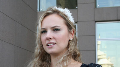 Açtı ağzını, yumdu gözünü!