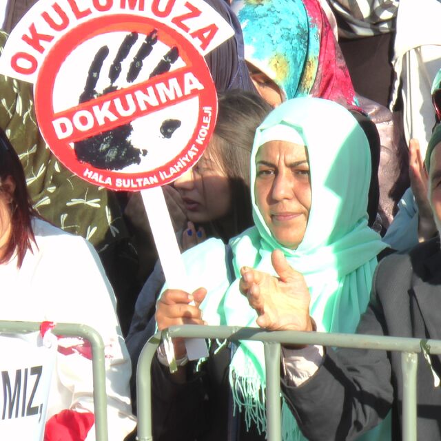 KKTC'deki ilahiyat protestosu