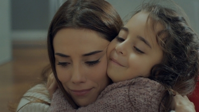 Zeynep, Turna için ailesinden vazgeçmeye hazır