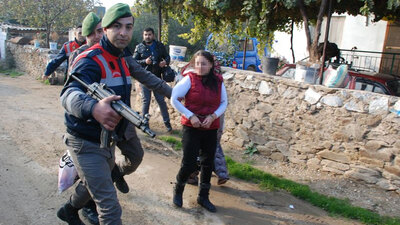 Öldürüp komşusuna gitti!