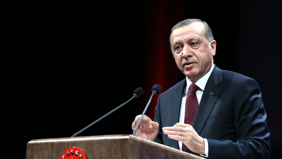 "Bildiklerimi söyleyemeyeceğim belki..."