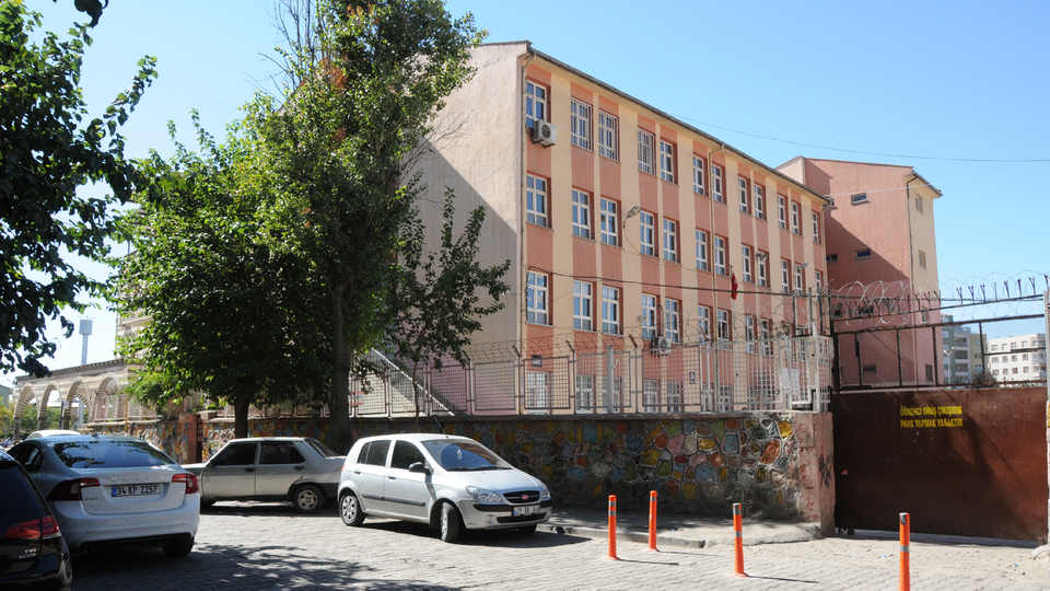 2254 öğretmen göreve iade edildi