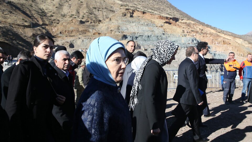 Emine Erdoğan Şirvan'da incelemelerde bulundu