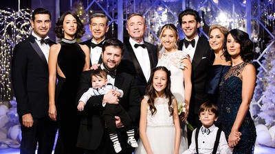 Ünlü işadamı kızını evlendirdi