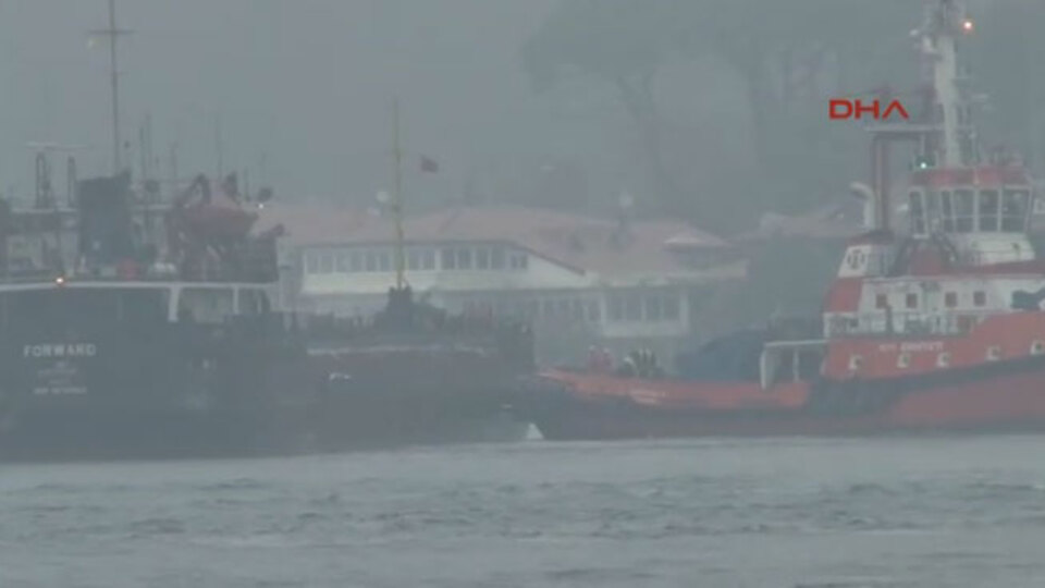 İstanbul Boğazı'nda tanker rotasından çıktı!