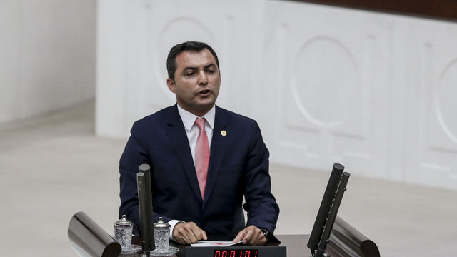 AK Partili vekiller CHP'li Kara'yı kınadı