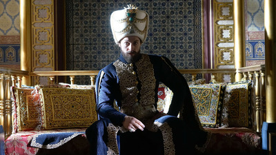 Sultan Murad, annesinden hesap soruyor!