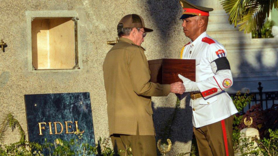 Fidel Castro'nun külleri defnedildi