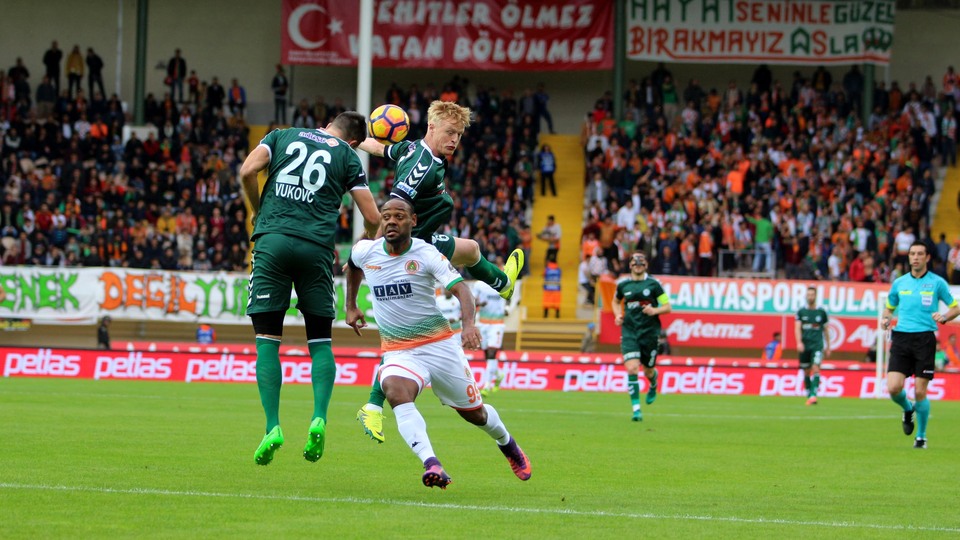 Nefes kesen maç Konyaspor'un