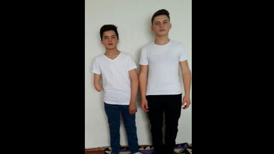 2 saat boyunca öylece beklemiş!