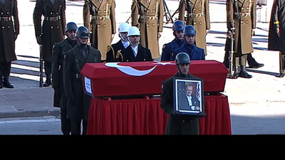 Siyaset 'İsmet Abi'sini uğurladı