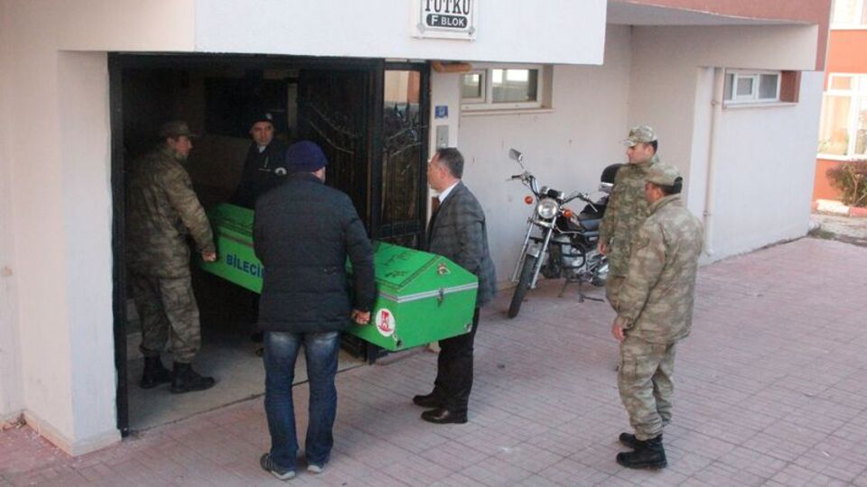 Astsubay evinde beylik tabancasıyla intihar etti