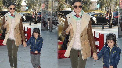 Anne-oğul baş başa