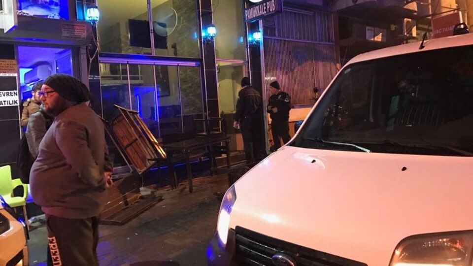 Aydın'da bıçaklı kavga: 1'i polis memuru 3 kişi yaralandı