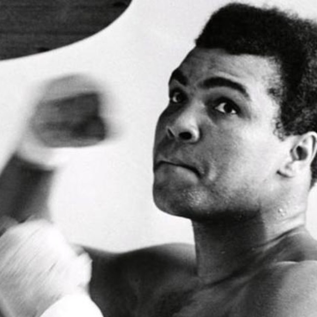 Muhammed Ali'nin Mandela'ya mektubu 7 bin 200 sterline satıldı