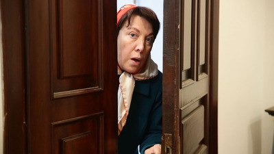 Sultan, Efsun'u korumak uğruna gözünü karartır