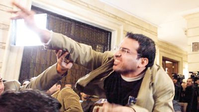 Bush'a attığı ayakkabıyı tüm dünya konuşmuştu!