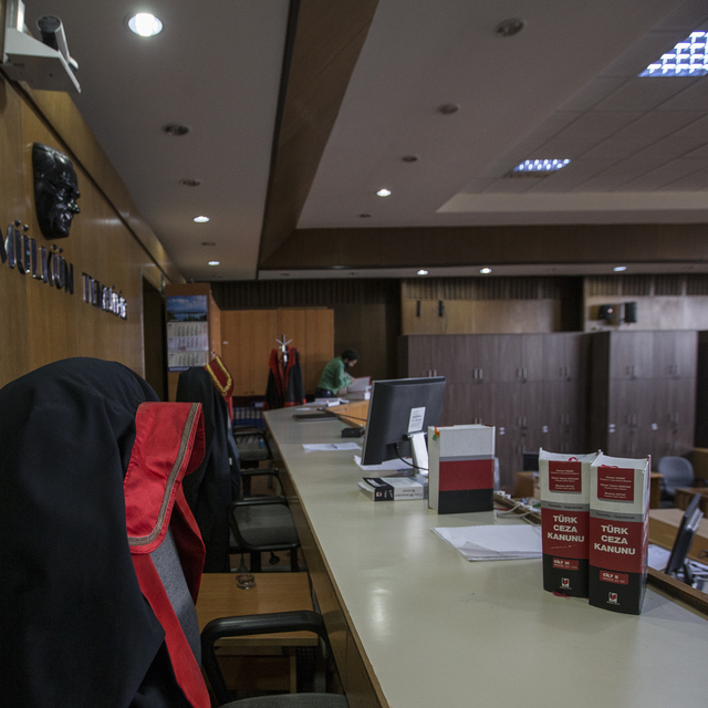 96 hakim ve savcı görevden uzaklaştırıldı