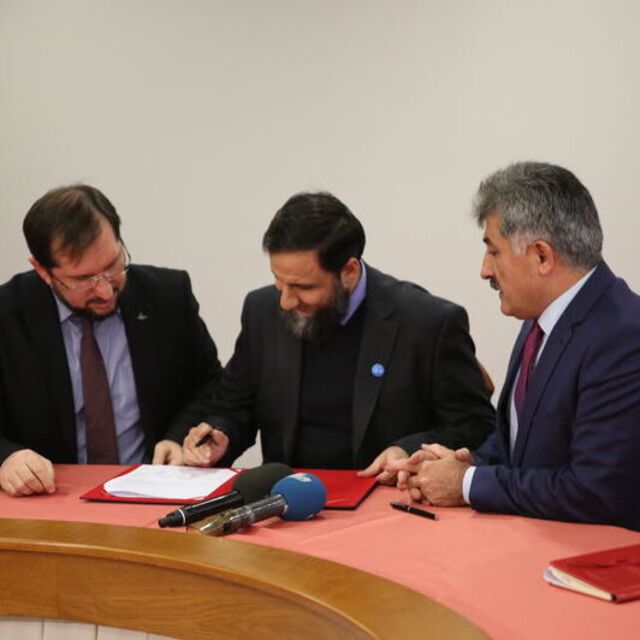 Suriyeli öğrencilere 4 milyon ders kitabı