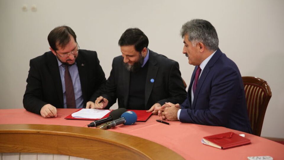 Suriyeli öğrencilere 4 milyon ders kitabı