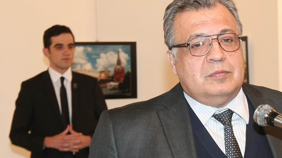 'Telefonun şifresini Ruslar kırar'