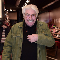 ‘Eve kapanmamızı hedefliyorlar, sokağa çıkmaya devam!’